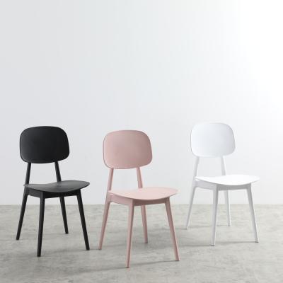 China Colorful plastic dining chair modern design chair sillas plasticas simple plastic dining stuhle for sale