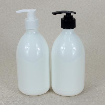 China Hand Washing Plastic Cosmetic Bottles , 500ml Plastic Shampoo Bottles With Pump for sale