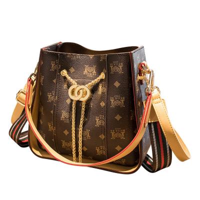 China 2021 new Lady's bags Europe and USA fashion brand luxury cross-body chain bag simple shoulder bag wholesale wholesale for sale