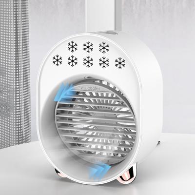 China Mini Fan Portable White Green Pink Table Electric Cooler Air Fans, 3 Speed ​​Small Home Water Sprayer Mist Fan for sale