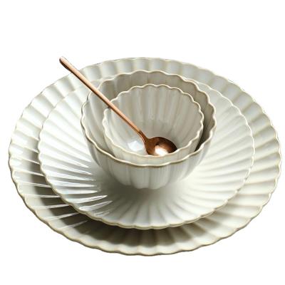 China Chrysanthemum Viable Luxury Series Japanese Style Serving Bowl Ceramic Rice Bowl Soup Bowl for sale