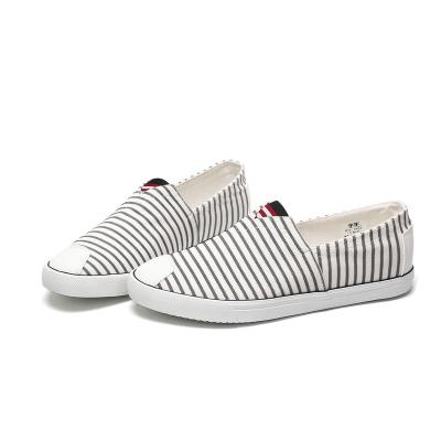 China Fashion Trend Fashion Cheap Casual Slip On White Black Canvas Shoes Mens Loafers for sale