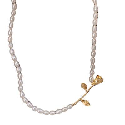 China Religious European and American vintage rose flower necklace niche design sense 14k gold plated natural pearl necklace clavin chain for sale