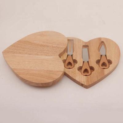 China Sustainable Heart Shape Cheese Board Set, Valentine's Gift Set for sale