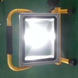 China IP65 Portable and Rechargeable COB LED Flood Light 20W for sale