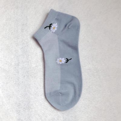 China 2021 New Fashion Summer Ladies Cotton Breathable Floral Socks Small Five-color Ankle Socks for sale