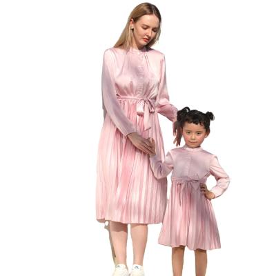 China Fashion Spring Mother Daughter Dresses Matching Outfits Family Mom And I Clothes Fashion Pink Silk Women Girls Dress Look for sale