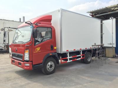 China 4x2 Driving 10 Tons Koelkast Box Truck 140 pk Voor Fruit Transport Te koop