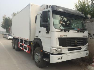 China Large Capacity Refrigerator Box Truck 10 Wheels With Insulation Panels for sale