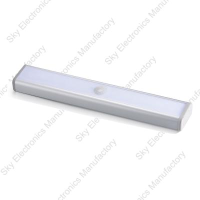 China Alloy Kitchen Under Cabinet Lighting Led Movement Sensor Lights 480mA Lithium Battery for sale