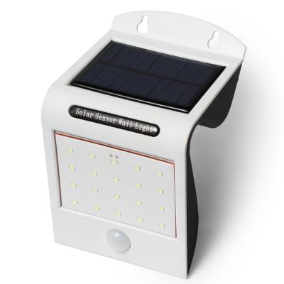 China Las luces al aire libre integradas del sensor solar, jardín accionado solar de la polisilicona de 5.5v 120mAh 0.7w se encienden en venta