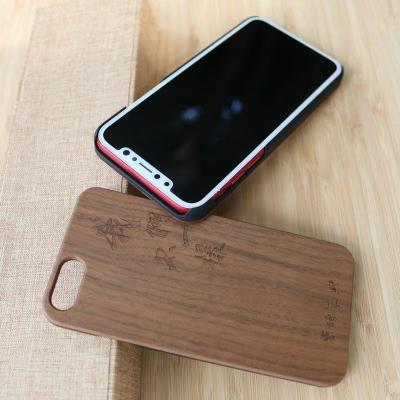 China 2022 New White Waterproof Wholesale Simons Cat Clear Phone Case Packaging Wooden Phone Case for sale