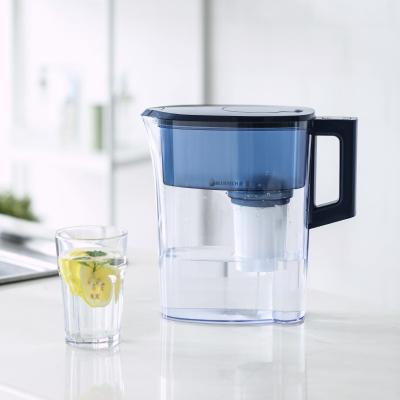 China Large-Sample Cost-Effective Drinking Water Choice Drinking Water Purifier Water Filter Pitcher Jug With Handle for sale