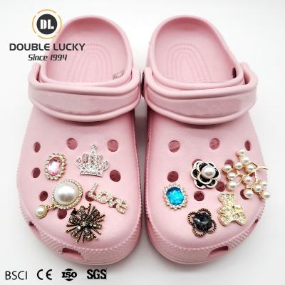 China Double Lucky New Trend Fashion Ladies Clog Charm Shoe Decoration Charm Chain Buckle DIY Croc Charms Luxury Custom Metal Buckle For Shoe for sale