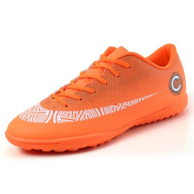 China Men Comfy Football Boots Optional Color Soft Breathable Textile Linings for sale