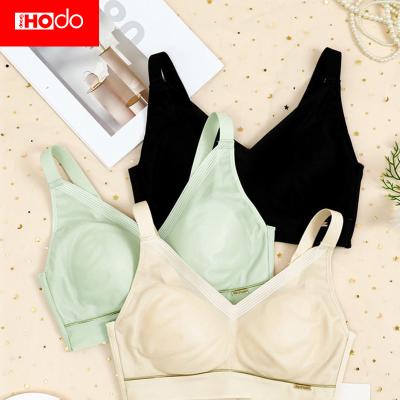 China Breathable High Quality Simple Style Gathered Bra Comfortable Smooth Outdoor Adjustable Silk Bra for sale