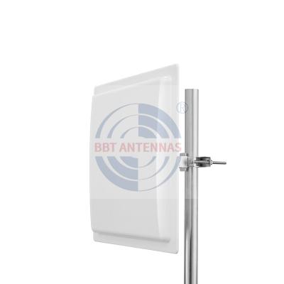 China 902-928MHz RFID System Waterproof Connection 915Mhz 9Dbi Rfid UHF Panel Wireless Antennas For Slution Management for sale