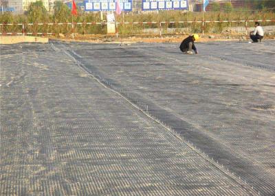 China Met een laag bedekt Bitumen Tweeassige Plastic Geogrid 10100kn/M Te koop