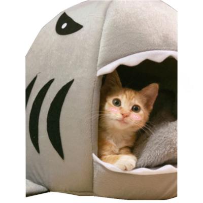 China New Products Sustainable Innovative Cartoon Shark Universal Luxury Thick Warm Cat Pet Bed for sale