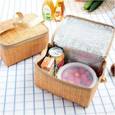 Cina Custom Waterproof Aluminum Foil Cooler Bag Thickened Insulation Small Cooler Bag Waterproof Lunch Bag in vendita