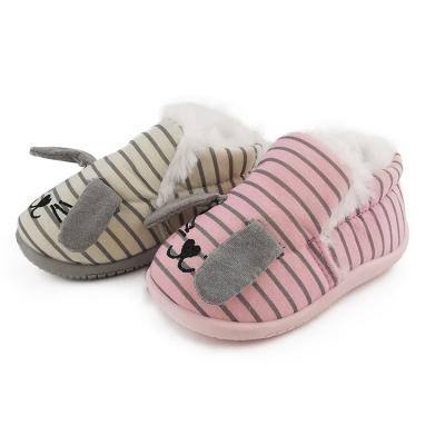 China Winter Cute Animal Antiskid Coral Fleece Indoor Warm Design Women's Slipper for sale