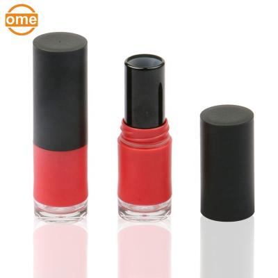 China Airtight Lipstick Bottle Spray Matte Red And Black Color Airtight Lipstick Fancy Lipstick Case With Transparent Bottom for sale