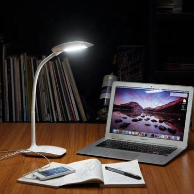 China New Modern Foldable LED Desk Lamp USB Reading Lamp Desk Eye-Care Light For Kids for sale