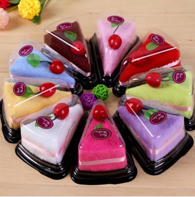 China Mini Compressed Towel Christmas Gift Cotton Cake Shape Cake Towel Wrapping Kitchen Towel Cake for sale