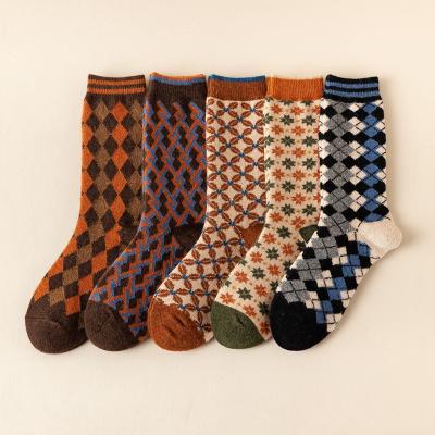 China 100 Breathable Warm Men And Women Woolen Knock Long Custom Logo Colorful No Slip Snow Thick Winter Sports Soft Cheap Socks for sale