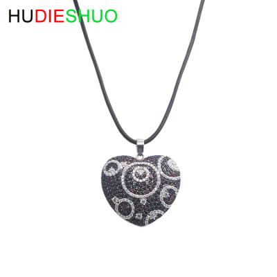 China Latest Punk Jewelry Heart Sweater Chain Black Crystal Necklace for sale