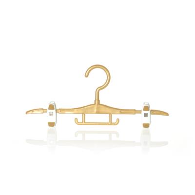 China Wholesale OEM plastic adult hangers minimalist not easy to high grade durable angled non-slip skirt hanger for sale