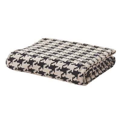 China Non-Toxic Knitted Black And White Houndstooth Blanket Cotton Blanket for sale