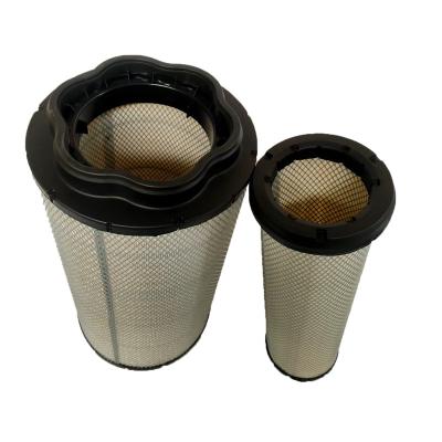 China Truck Air Cleaner Plum Shaped Air Filter New 17500251 17500253 For Volvo Excavators for sale