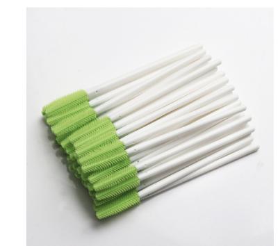 China Plastic 100 Pcs Disposable Silicone Eyelash Brushes White Handle Applicator Mascara Stick Brush Eyelash Extension Women Makeup Tools for sale