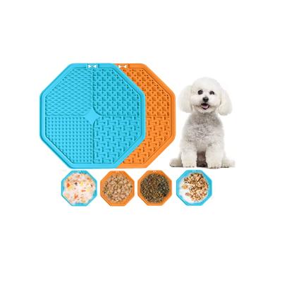 China 2022 Viable Top Selling Mat Dog Slow Feeder Suction Cup Dog Bath 20*20*cm Silicone Dog Food Lick Protective Mat for sale