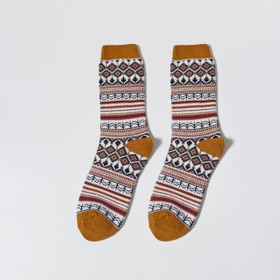 China Hot Selling OEC ODM QUICK DRY Crafted Ladies Combed Cotton Casual Crafted Multicolor Nordic Socks for sale