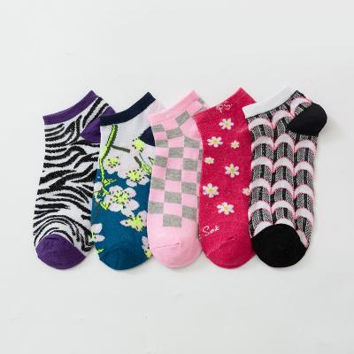 China OEM QUICK DRY cute ankle socks women custom logo summer ladies no show low cut bangs hot sales for girl sports school for sale