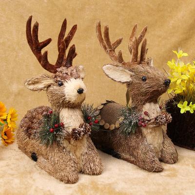 China sisal/bulrush/Rattan etc. New Design Christmas Decor Deer Sisal Straw Christmas Reindeer for sale