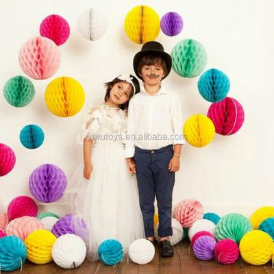 China Stage Paper Wholesale Home Decorations Wedding Party Honeycomb Paper Balls for sale