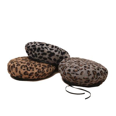 China Plush Fashion Vintage Leopard Beret Hat Outdoor Hat For Woman for sale