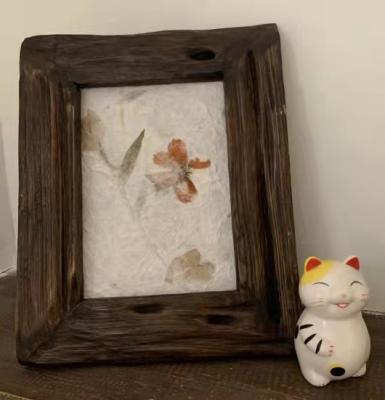 China Multifunctional Vintage Distressed Photo Frame Teak Wood Frame Glass Decorative Painting for sale