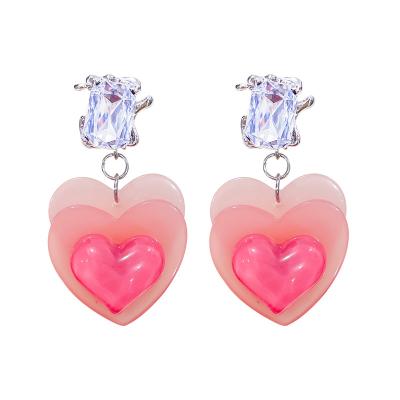 China 35/5000 Cute Overdone Sweet Style Jewelry, Fashionable Beautiful Girl Earrings, Delicate Pink Gradually Change Color Love Pendant Fe for sale