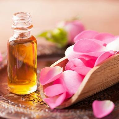 China Raws Cosmetic Rose Flower Oil CAS Number 8007-01-0 Raw Essential Oils for sale