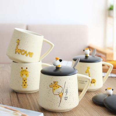 China UCHOME Cute Giraffe Water Viable Mug Ceramic Creative Mug With Cover Spoon Fresh And Simple Office Couple Coffee Cup for sale