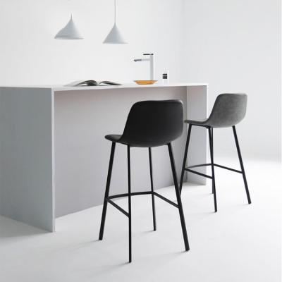 中国 Modern Design Restaurant Bar Furniture High Bar Chair Modern Design Solid Wood Bar Stools With Back In Dining 販売のため