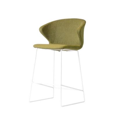 中国 New Design Modern High Base Bar Fabric Reception High Bar Chair For Cafe Bar Umpire Chair For Bar Table 販売のため