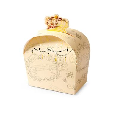 China Handmade High Luxury Golden Gift Wrapping Customized Wedding Box Sweets Birthday Chocolates Food Handing Boxes for sale