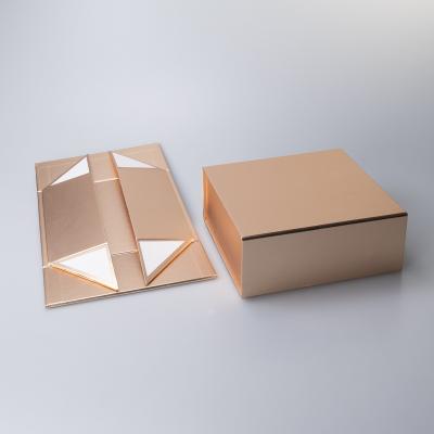 China Luxury Wholesale Recyclable Rose Gold Folding Gift Paper Box With Magnetic Closure Paper Box for sale