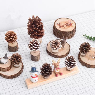 China Exquisite China Christmas Table Top Open Squirrel Kit Creative Home Decorated Wooden Christmas Craft Gift for sale