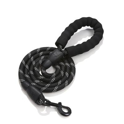 China Personalized Reflective Nylon Dog Leashes Outdoor Pull Rope Dog Leash Custom Party Rope Dog Leashes for sale